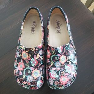 Alegria Debra Paisley Party